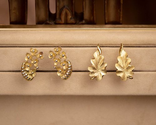 古飾案內所 美國Monet品牌古董 金色小花與細紋葉片造型 專利無痛耳夾