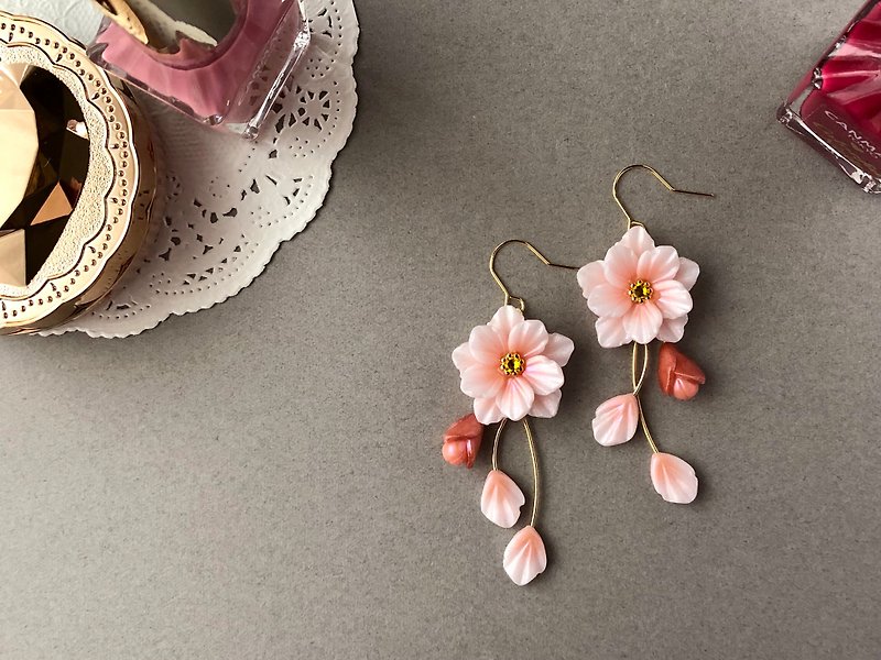 桃の花【金属アレルギー対応】 - 耳環/耳夾 - 黏土 粉紅色