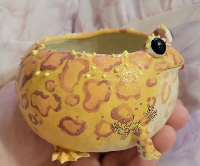 聖霊の手作りの金色の角のあるカエルの小さな陶器の鉢、愚かな