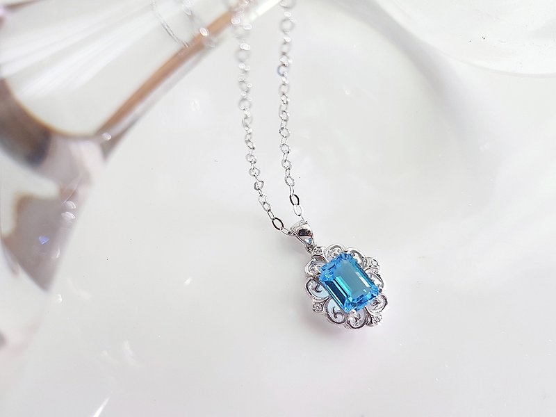 Belle Blossoming Clear Sky Swiss Blue Topaz Topaz 925 Silver Chain - Necklaces - Semi-Precious Stones Blue