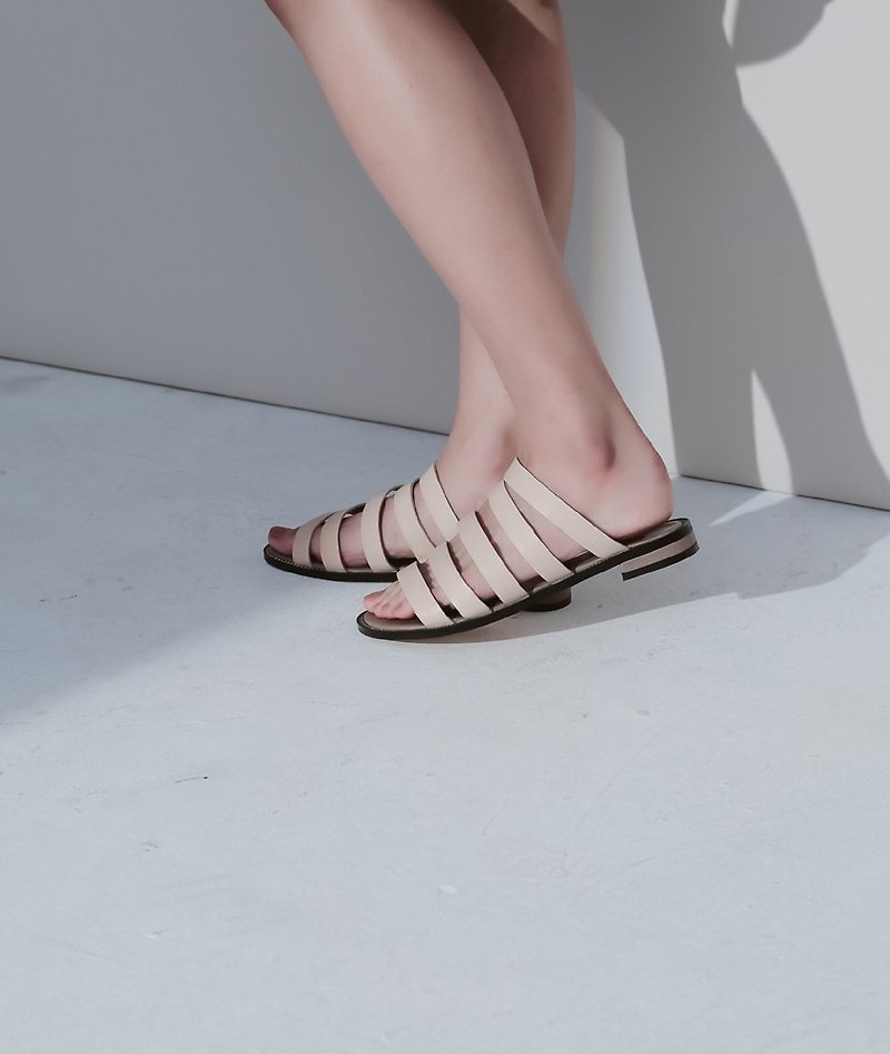 Thin horizontal structure slipper style leather sandals apricot - รองเท้ารัดส้น - หนังแท้ สีกากี