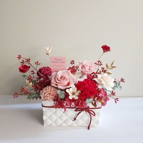flower&house 母親節∣永生花+乾燥花∣ 緋紅粉珊瑚∣永生康乃馨玫瑰