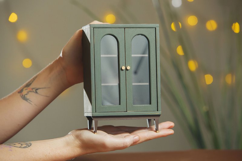 Miniature bookcase for popular dolls 1/6 scale. Furniture for roombox, diorama - 公仔/玩偶 - 木頭 綠色