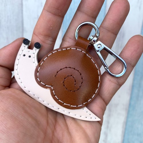 leatherprince 療癒小物 咖啡色 可愛 蝸牛 純手工縫製 皮革 鑰匙扣 小尺寸