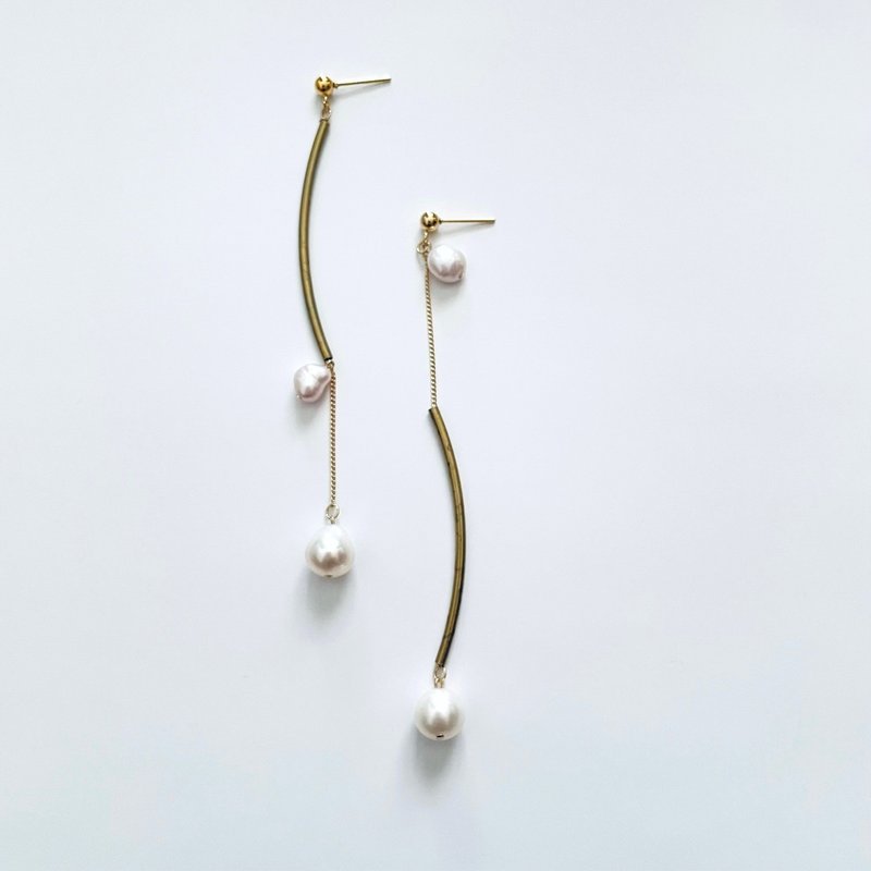 Long bar and chain pearl earrings - ต่างหู - ไข่มุก สีทอง