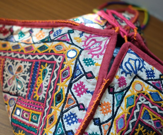 パキスタンアンティーク布手刺繍 手作りバッグ - ファッション/小物