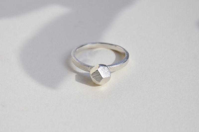 S925銀 鑽石造型多切面立體幾何純銀戒指 - 戒指 - 純銀 銀色