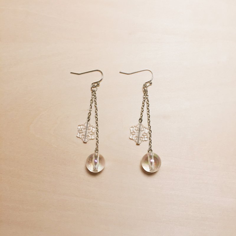 Retro snowflake bubble long earrings - Earrings & Clip-ons - Resin Transparent