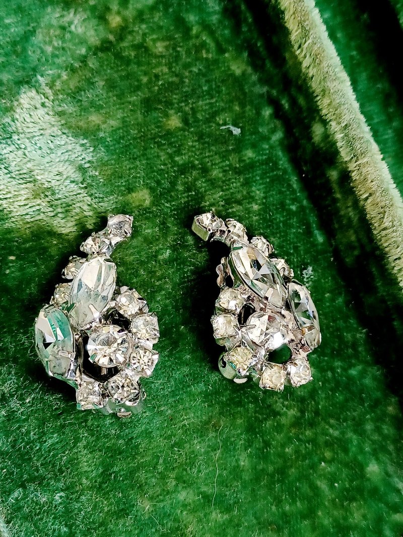 vintage jewelry 華麗旋葉透明萊茵鑽 夾式耳環 - 耳環/耳夾/耳骨夾 - 其他金屬 