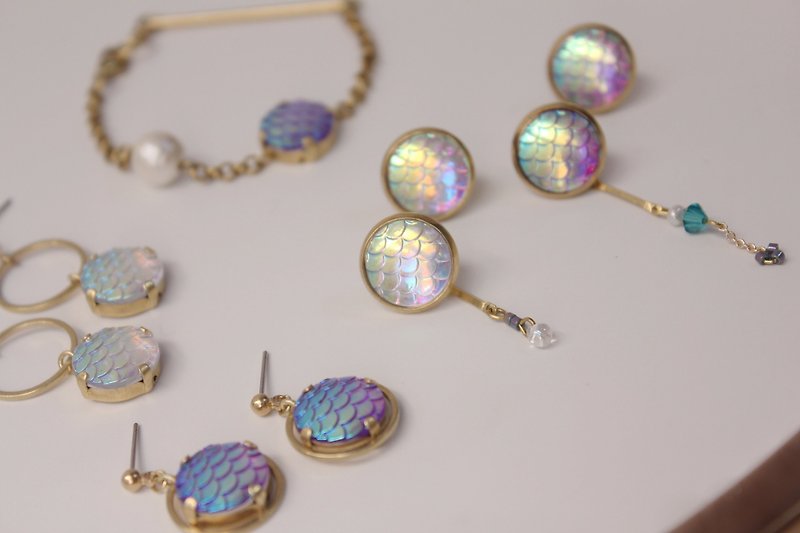 *hippie* Irised Mermaid Scale Brass Long Chain Earrings -White Light - Earrings & Clip-ons - Glass Pink