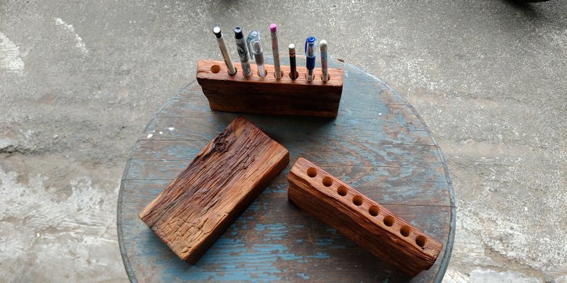 Taiwan red cypress weathered pen holder (new work from old materials) - Pen & Pencil Holders - Wood 