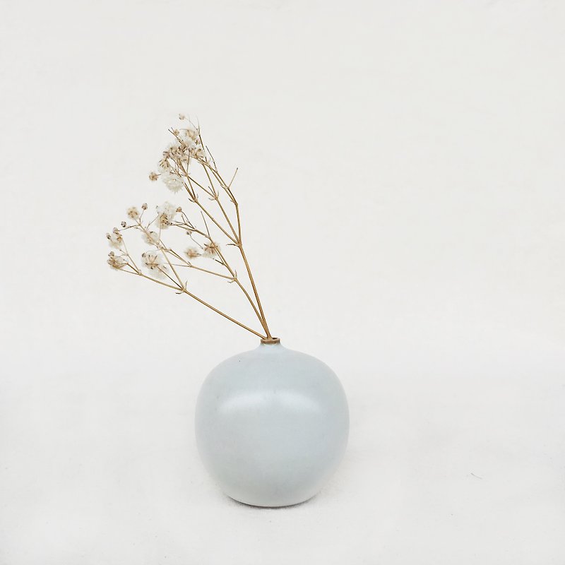 Handmade retro white ceramic mini flower - small apple - ตกแต่งต้นไม้ - เครื่องลายคราม ขาว