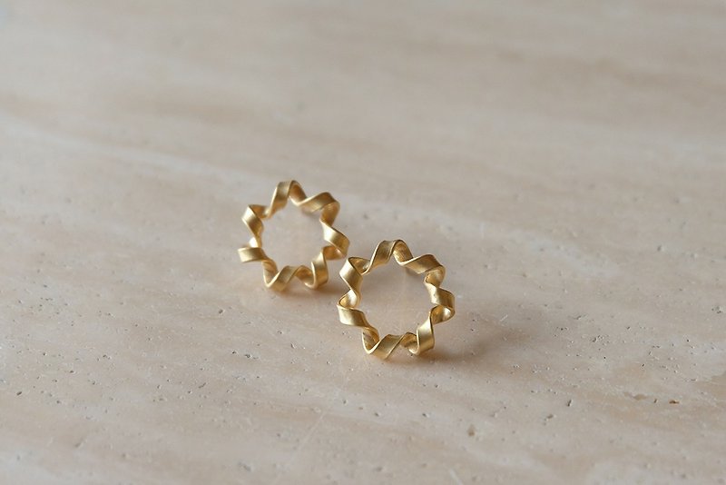 Ribbon Studs - Earrings & Clip-ons - Silver Gold