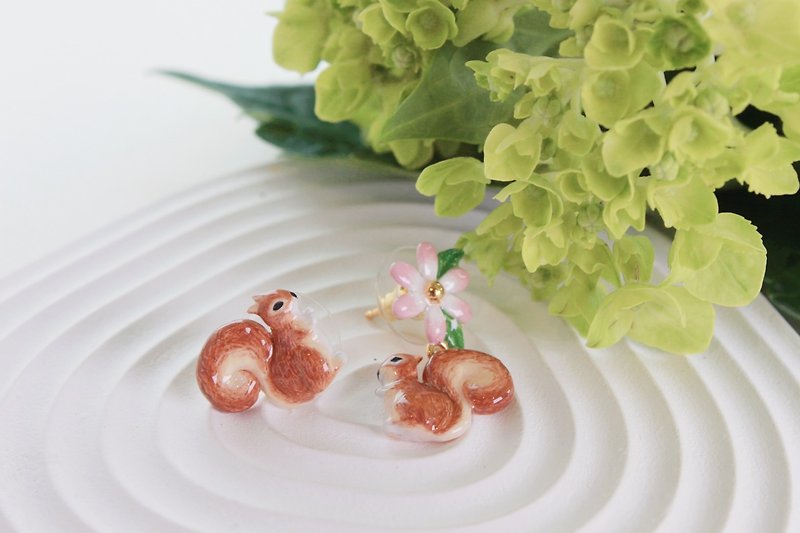 Squirrel flower earrings~ ear acupuncture - Earrings & Clip-ons - Enamel 