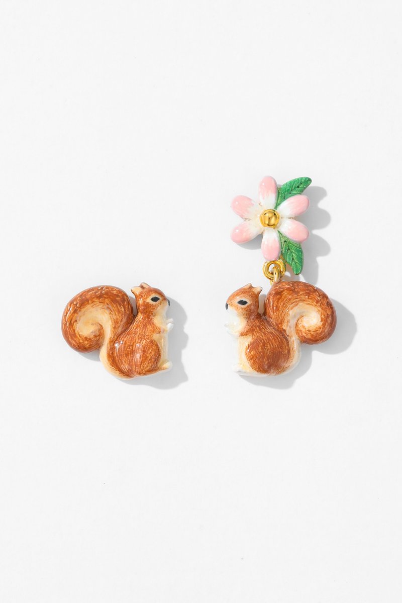 松鼠精靈花不對襯耳環~ Squirrel flower earrings~耳針 - 耳環/耳夾/耳骨夾 - 琺瑯 