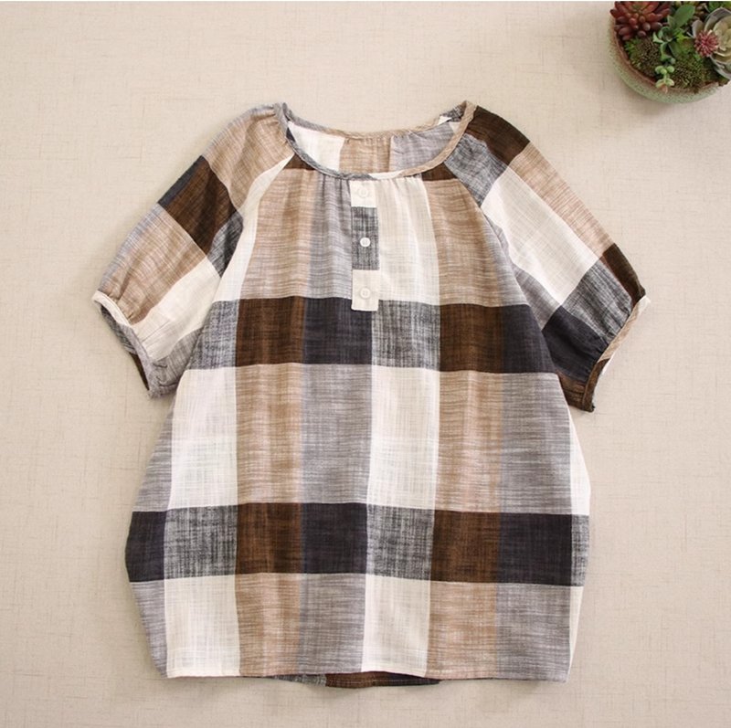 [Mori Zhihai] Summer coffee large plaid retro top (pre-order) - เสื้อผู้หญิง - ผ้าฝ้าย/ผ้าลินิน สีนำ้ตาล