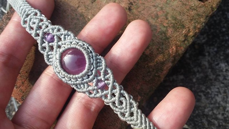 【Lost and find】 Natural stone cute amethyst flower wax bracelet - Bracelets - Gemstone Purple