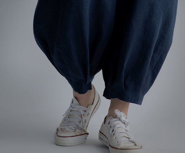 wafu】Linen Pants 裾タック ボトムス ヨガパンツにも/留紺(とめこん) b013a-tmk1 - ショップ 【wafu】linen  clothing パンツ レディース - Pinkoi