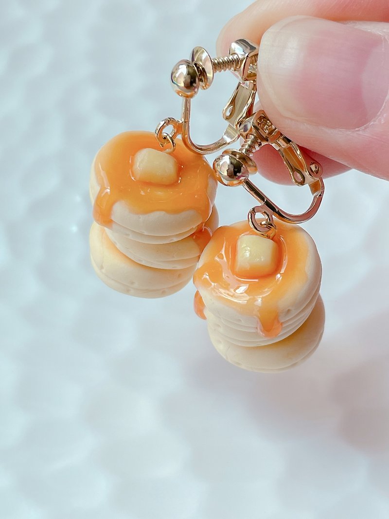 Pancakes clip-on earrings - ต่างหู - ดินเหนียว สีเหลือง