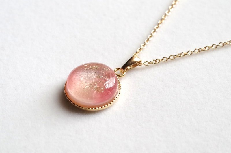 Resin art round pendant/spring - 項鍊 - 其他材質 粉紅色