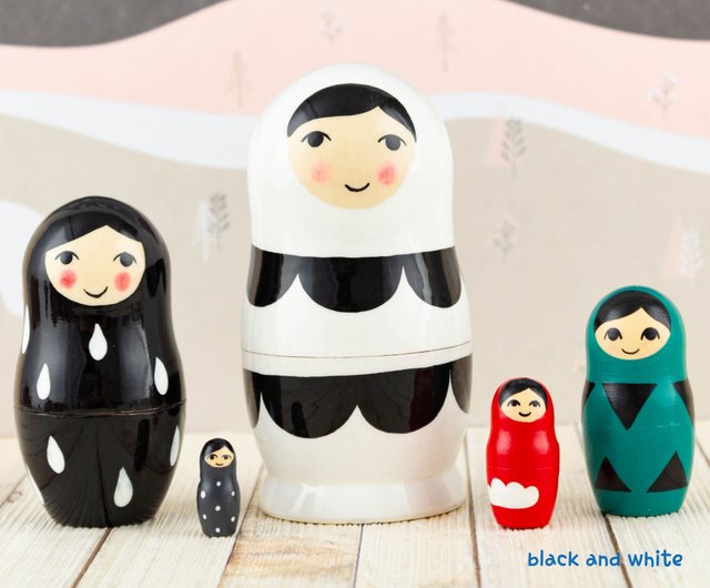 Wooden Russian nesting dolls black and red   –  FirebirdWorkshop