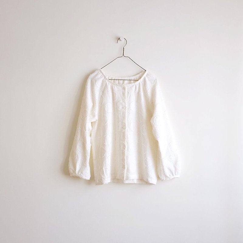 Everyday hand-made clothes cotton white big water jade open button short blouse cotton and linen - Women's Tops - Cotton & Hemp White