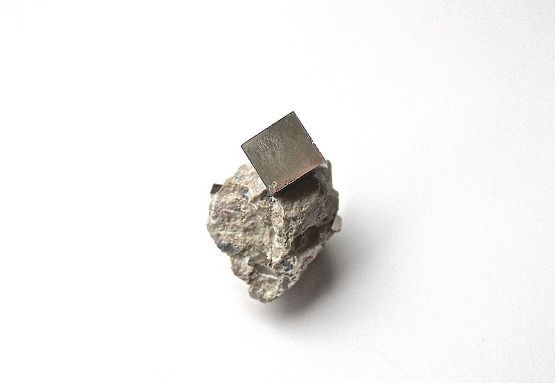 Stone planted SHIZAI- Spain pyrite rock - without stand - Items for Display - Stone Gold