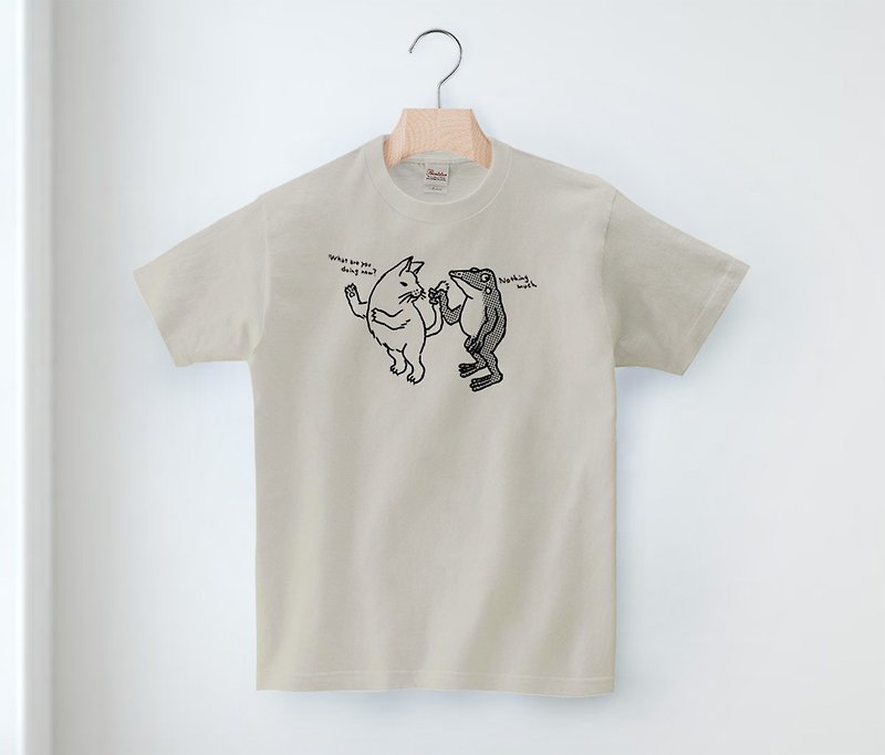 Cat and frog T-shirt tail unisex - เสื้อยืดผู้หญิง - ผ้าฝ้าย/ผ้าลินิน ขาว