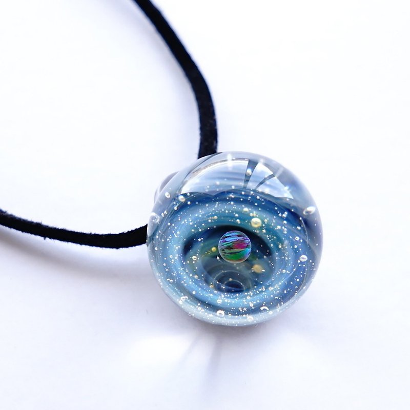 A planetary world just for you. ver Sirius 03 Black Opal Glass Pendant Space Star Glass Japan Manufacturing Japan Handicraft Production Handmade Free Shipping - Necklaces - Glass Blue