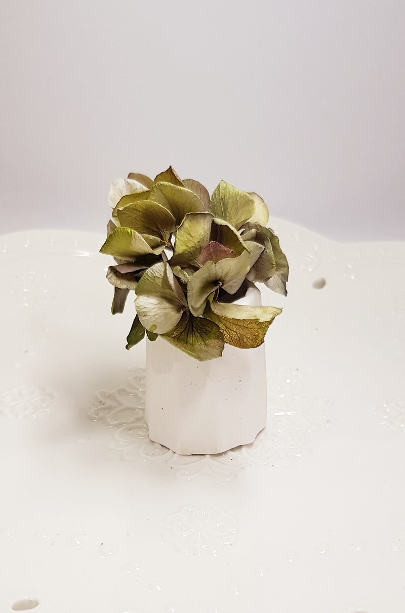 Hand made dry flowers - Hydrangea small pots to extract the incense stone Valentine's Day - wedding small things - birthday gifts - Items for Display - Other Materials 