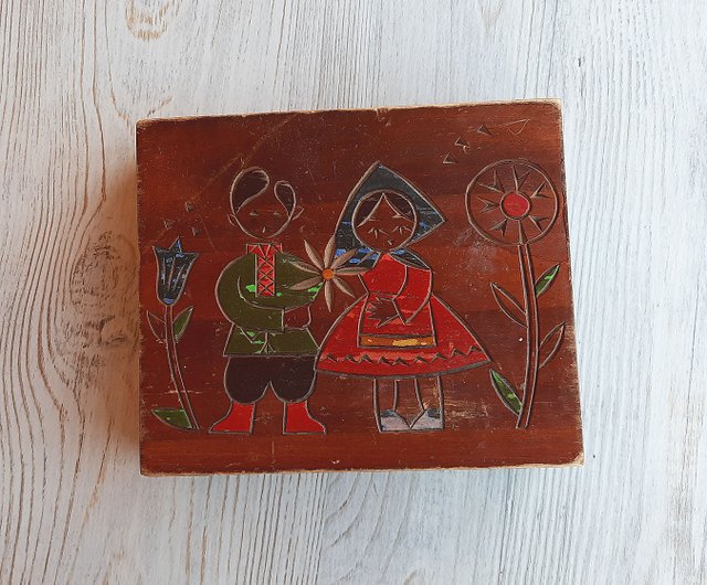 ロシア工芸品ムステラ四角の小箱箱無し