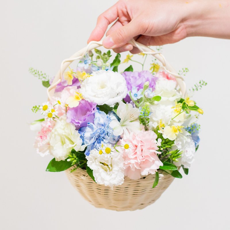 Gentle white cloud hand-held flower basket - ตกแต่งต้นไม้ - พืช/ดอกไม้ หลากหลายสี