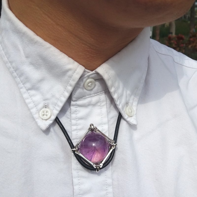 【Unique Design】24mm 紫水晶 水晶球 幾何 皮繩頸鏈 水晶頸鏈 - 項鍊 - 水晶 多色