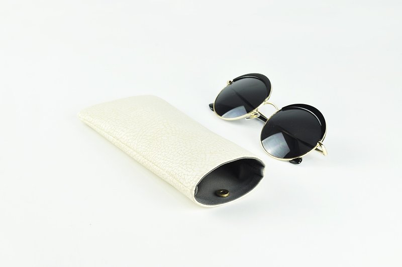 Glasses Case, Glasses Holder, Phone Case, White Pattern, Magnet Button - กล่องแว่น - หนังเทียม ขาว