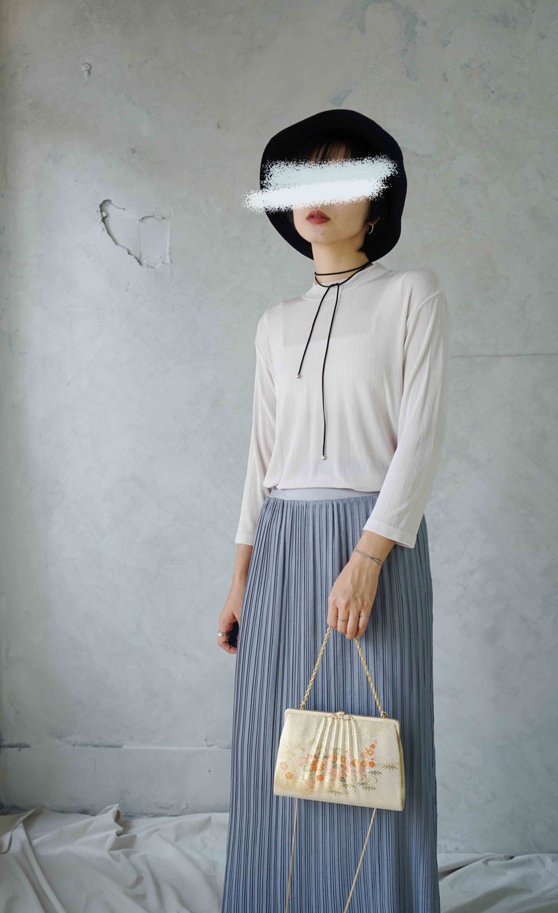 Treasure Hunt Vintage-Line Beige Draped Half Turtle Neck Knitted Eight-quarter Sleeve Top - เสื้อผู้หญิง - เส้นใยสังเคราะห์ ขาว