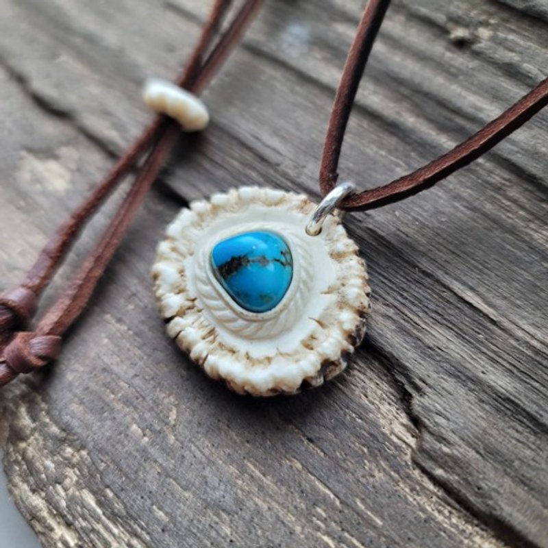 Deer antler Kingman turquoise pendant - Necklaces - Gemstone Blue