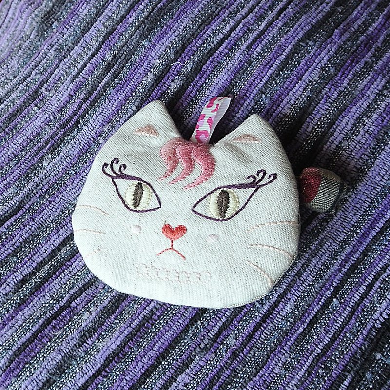 "Love angry curly eyelashes pink cat girl" coin purse - กระเป๋าใส่เหรียญ - ผ้าฝ้าย/ผ้าลินิน สึชมพู