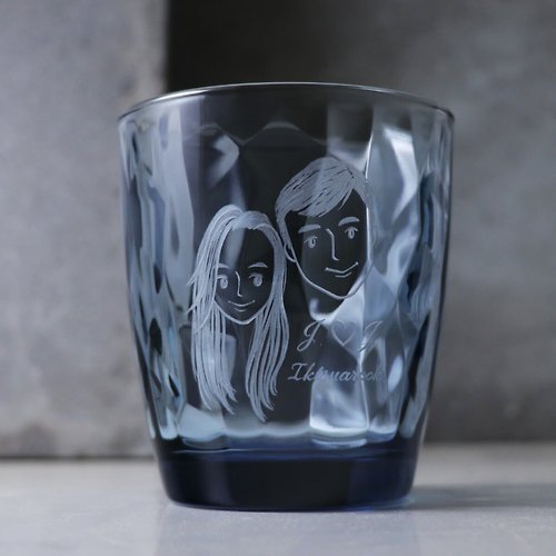 MSA玻璃雕刻 390cc【客製化情侶杯】(簡易版) 2人肖像馬克杯 藍色鑽石杯