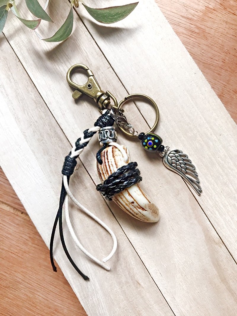 Speedy-flying Molar Tooth Keyring Aboriginal Personality - Keychains - Other Materials Black