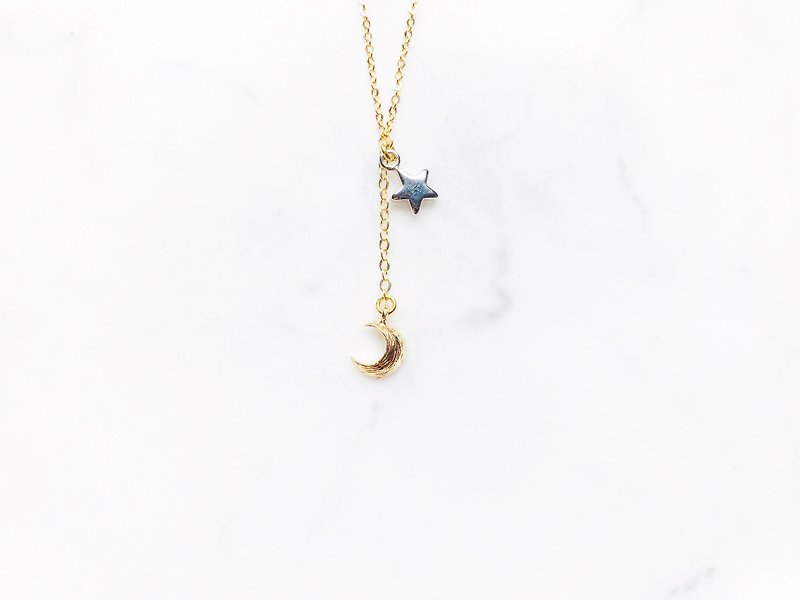 :: Limited Offer :: Moon claw necklace - สร้อยคอ - โลหะ 