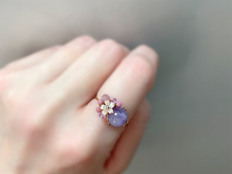 Cherry blossoms - アメジストと小さな天然石のワイヤーリング - 戒指 - 寶石 紫色