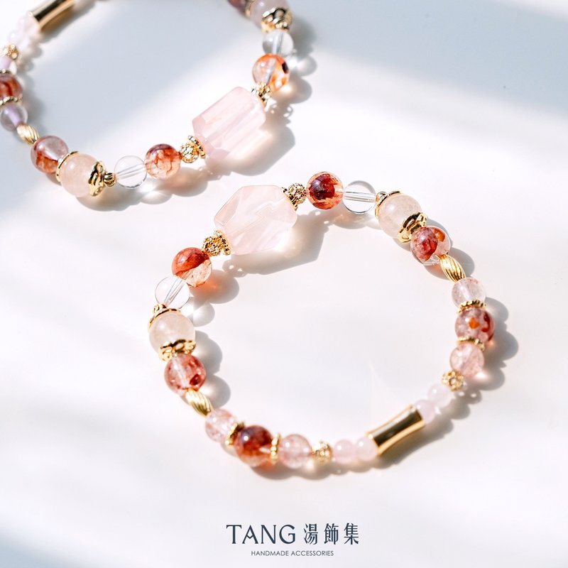 粉映紅花 手鍊。粉晶 紅膠花。招桃花 助人脈 貴人 - 手鍊/手環 - 水晶 粉紅色
