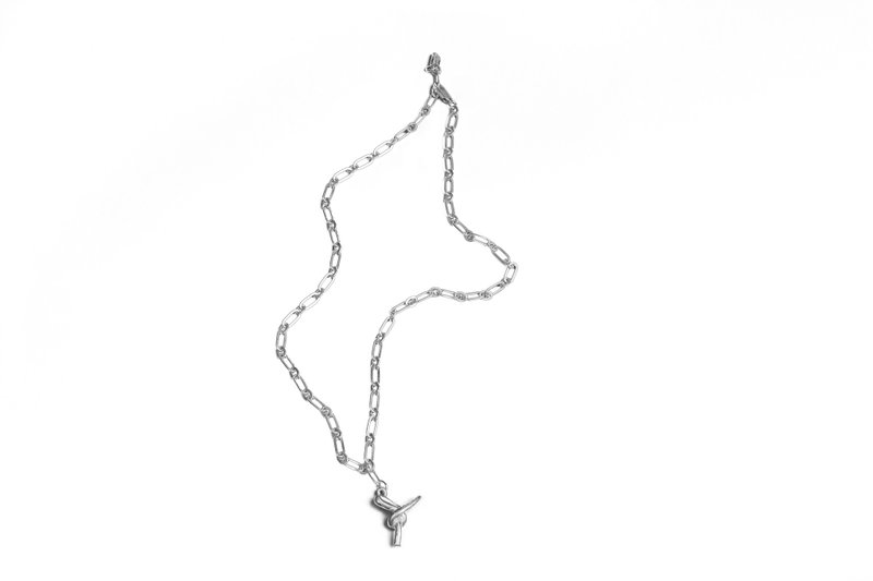 จี้พร้อมสร้อยคอตัวอักษร Knot Alphabet เงินแท้ 99.99 / Y / - สร้อยคอ - เงินแท้ สีเงิน