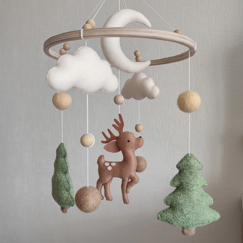 Mobile baby nursery decor woodland, forest deer crib mobile, expecting mom gift - ของเล่นเด็ก - วัสดุอีโค สีกากี