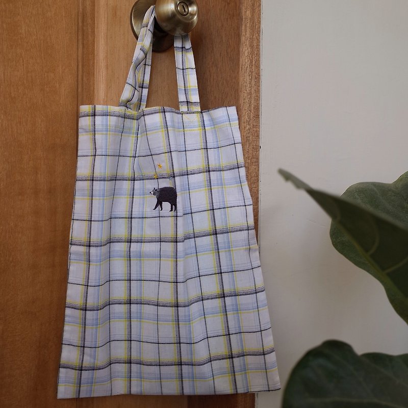 Pure cotton black bear plaid handbag - กระเป๋าถือ - ผ้าฝ้าย/ผ้าลินิน 