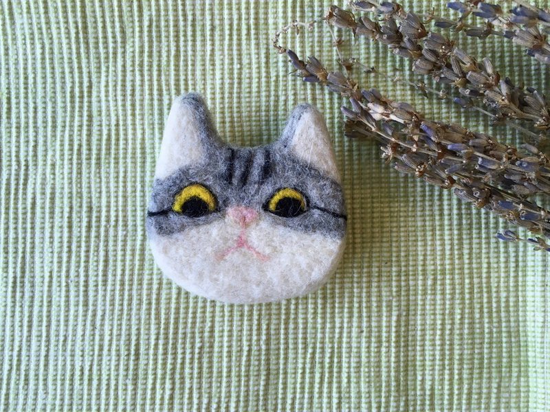 Cat Wool Felt Brooch【Can be customized】 - เข็มกลัด - ขนแกะ สีเงิน