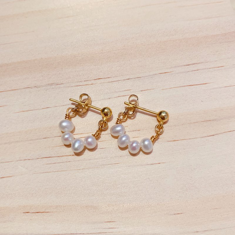 Una Earrings | Freshwater pearl hypoallergenic earrings (medium) - Earrings & Clip-ons - Pearl White