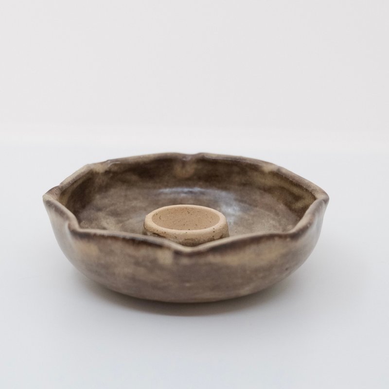 不規則聖木線香碟 - 擺飾/家飾品 - 陶 咖啡色