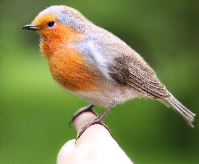 フェルトのおもちゃの鳥ロビン-フェルトの手作りのおもちゃ-ウールの