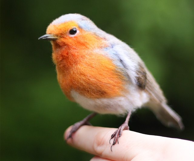 フェルトのおもちゃの鳥ロビン-フェルトの手作りのおもちゃ-ウールの